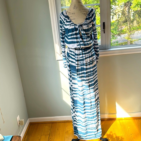 Betro Simone Dresses & Skirts - Betro Simone blue tie dyed long sleeved maxi dress NWOT size M